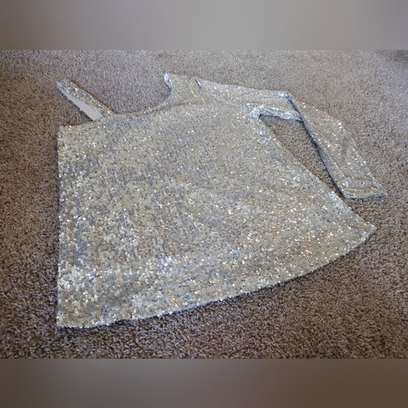 Cable & Gauge Glittering Sequin One Sleeve Top NWT - Picture 8 of 10
